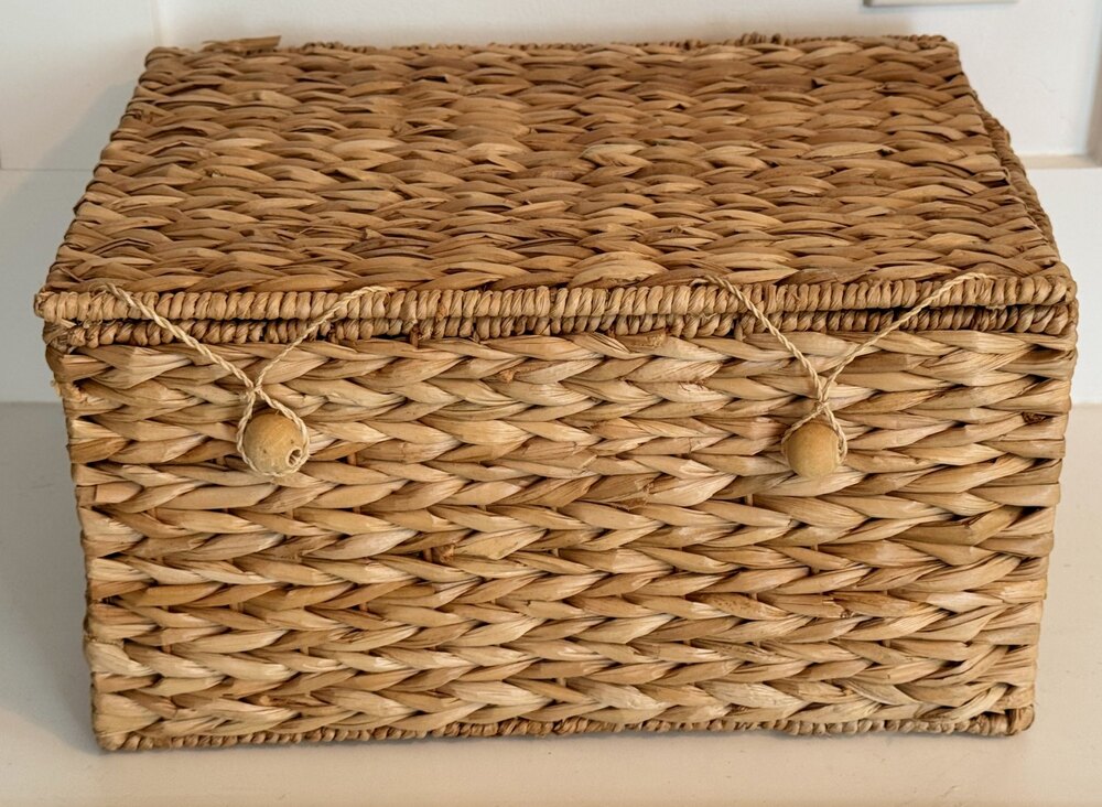 Water Hyacinth Woven Storage Basket Box Lid Handles 16 x 12 Organizer Boho Trunk